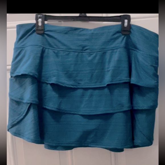 Ideology Pants - NWT Ideology Believe In Movement Teal Tiered Skort